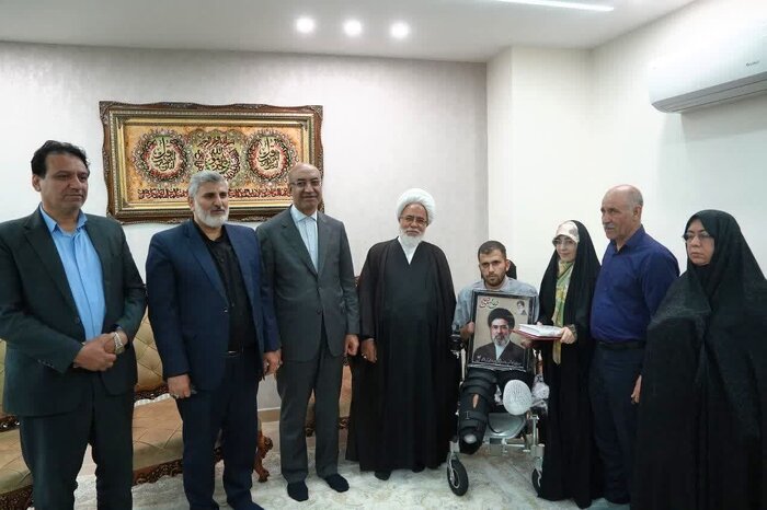  استاندار کرمانشاه با جانباز سرافراز، حسین محمدی دیدار کرد 